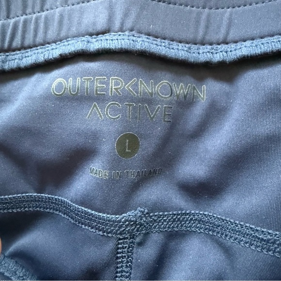 NWOT Outerknown OK Active Navy ECONYL® Nylon 7/8 Legging Outdoor Women’s Large - Picture 8 of 9